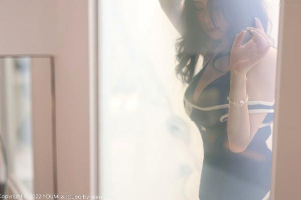 laura阿姣   YouMi尤蜜荟-855-Laura阿姣：黑色蕾丝内衣室内私房写真，极致性感曲线展现女神傲人身姿第9张图片