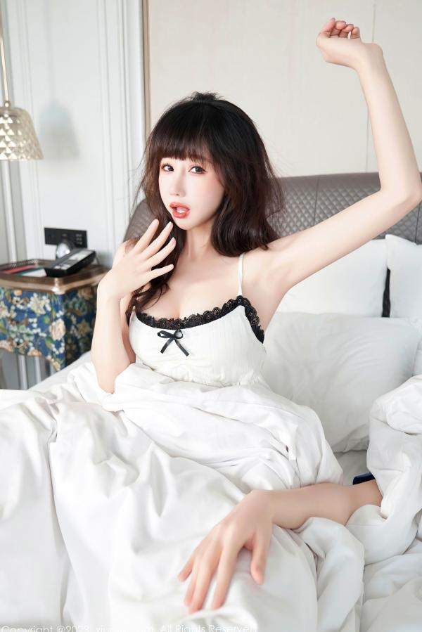波巧酱   秀人网波巧酱居家私房写真：女友早餐主题，透明围裙诠释极致性感与厨台诱惑第14张图片