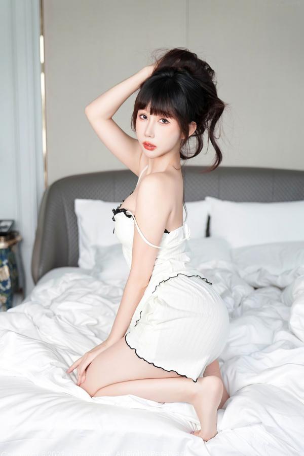 波巧酱   秀人网波巧酱居家私房写真：女友早餐主题，透明围裙诠释极致性感与厨台诱惑第31张图片