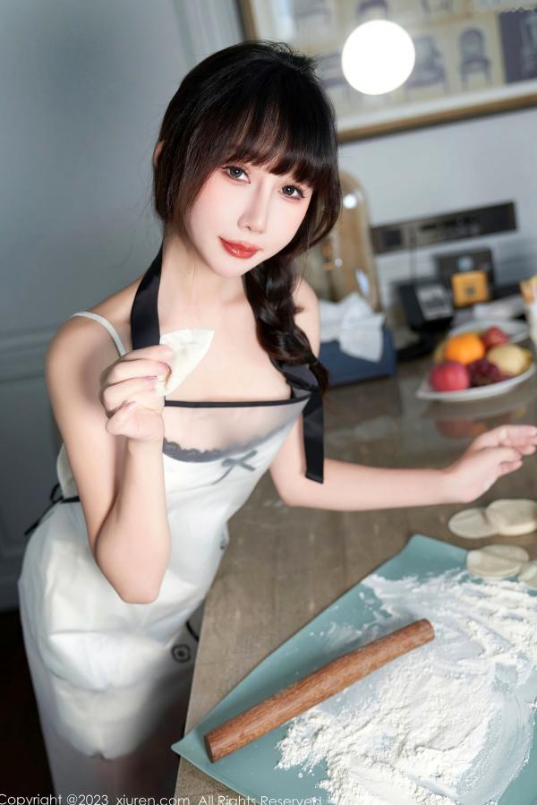 波巧酱   秀人网波巧酱居家私房写真：女友早餐主题，透明围裙诠释极致性感与厨台诱惑第61张图片