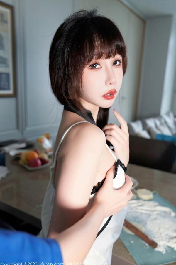 波巧酱   秀人网波巧酱居家私房写真：女友早餐主题，透明围裙诠释极致性感与厨台诱惑第66张图片