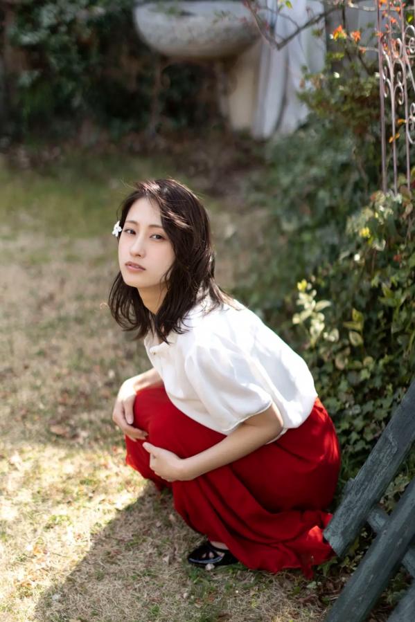 澄田綾乃  澄田綾乃《君に溺れたい。》日本性感蕾丝内衣黑丝家居私房写真第48张图片