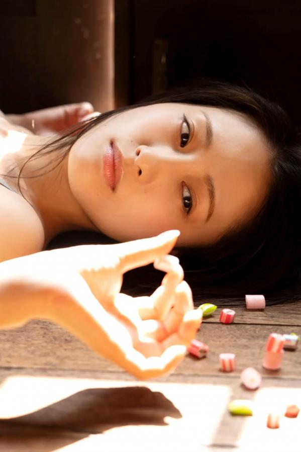 澄田綾乃  澄田綾乃《君に溺れたい。》日本性感蕾丝内衣黑丝家居私房写真第90张图片