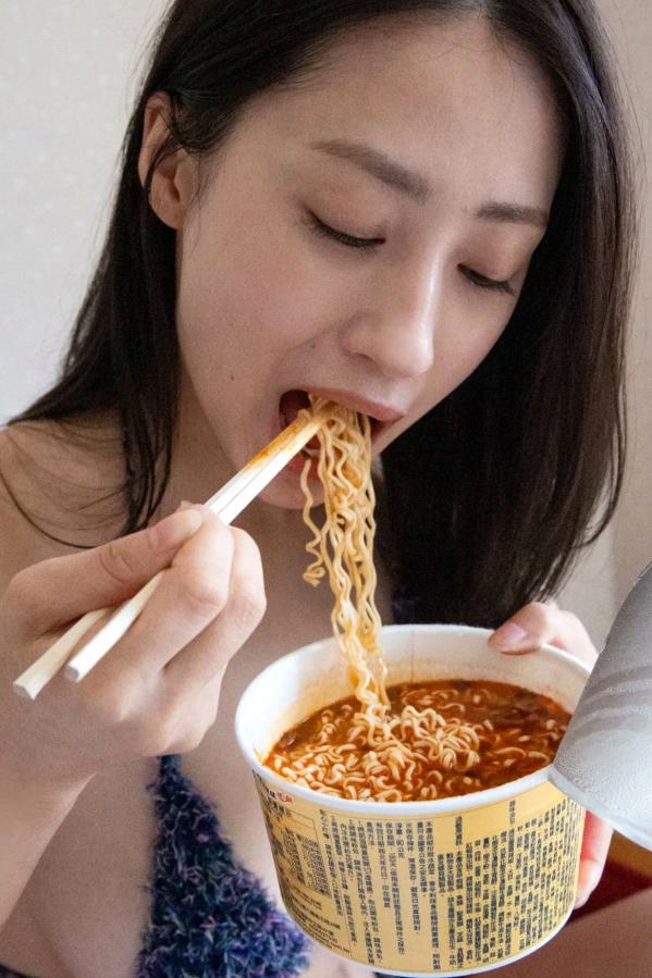 澄田綾乃  澄田綾乃 - 純愛：清新户外与居家性感私房写真第14张图片