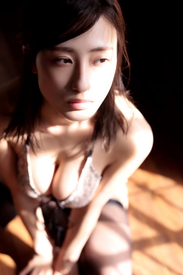 澄田綾乃  《澄田綾乃 - 金色の午睡》日本女神浴室湿身性感写真比基尼美图第17张图片