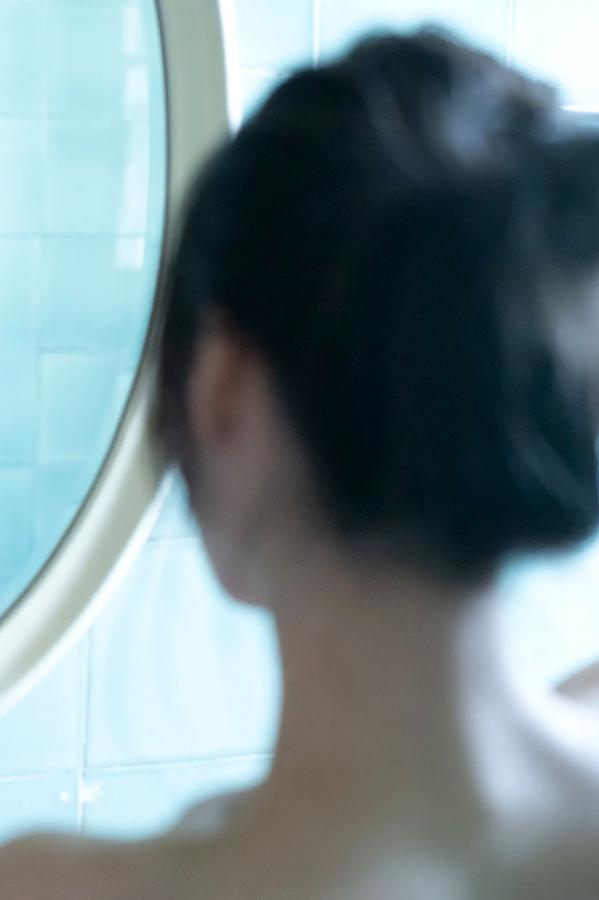 澄田綾乃  《澄田綾乃 - 金色の午睡》日本女神浴室湿身性感写真比基尼美图第30张图片