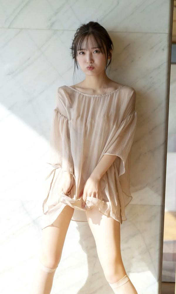 由良梦来 由良ゆら  由良ゆら写真集《いっぱい見てね》——精致内衣与连体衣私房写真，完美展现日系清纯与极致诱惑的曼妙身材第23张图片