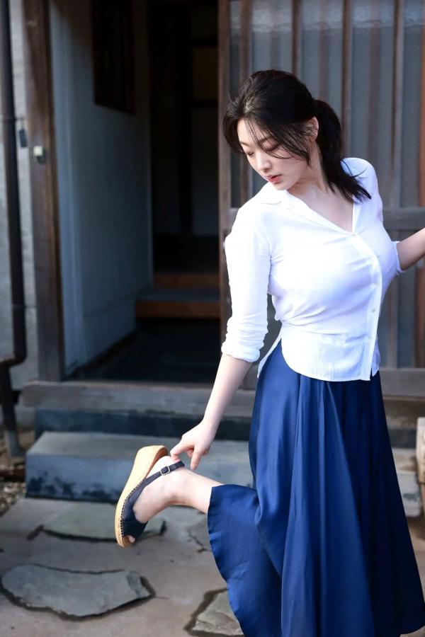 風吹ケイ 風吹惠 《風吹ケイ - 昼下がりの欲望》日系家居性感内衣写真 极品肉感私房诱惑第3张图片