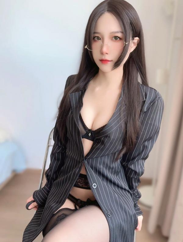 布丁大法   布丁大法 - 私人OL极致诱惑，黑丝搭配高跟吊带袜，演绎职场制服诱人魅力 [46P]第2张图片