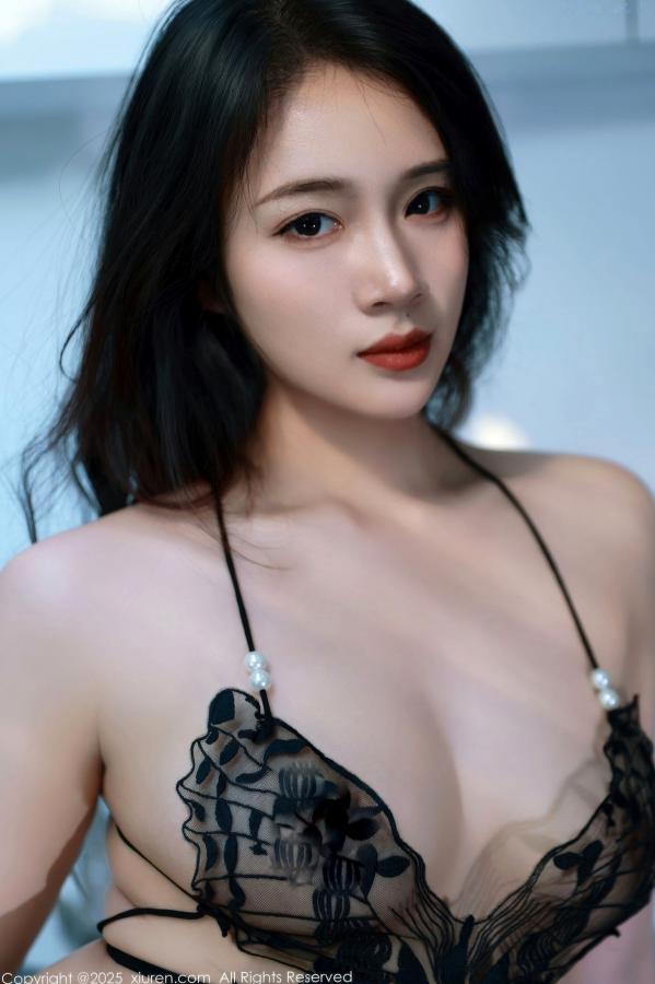 南乔  XiuRen秀人网 NO.11074 南乔 - 游艇风情 黑色吊带裙与透视蕾丝内衣黑丝性感写真第74张图片