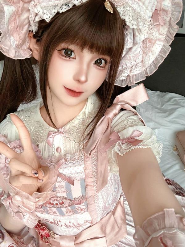 蠢沫沫   蠢沫沫-2025年02月自拍合集：极致二次元角色扮演与私房诱惑（共7套），精致玩偶妆容，全方位呈现火辣身材第115张图片
