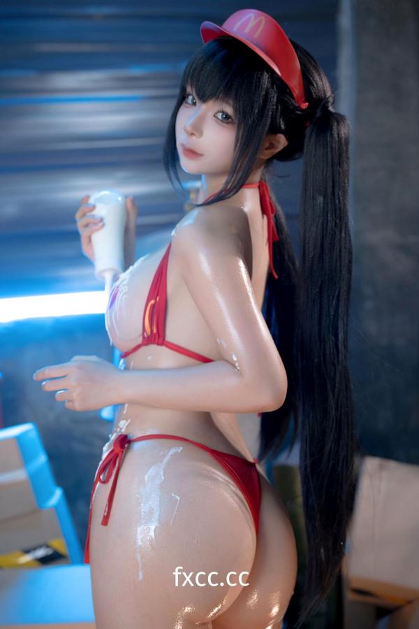 蠢沫沫   蠢沫沫-麦门视觉盛宴：仓库风性感比基尼写真，湿身美肤极致诱惑，上演火辣撩人时刻第107张图片