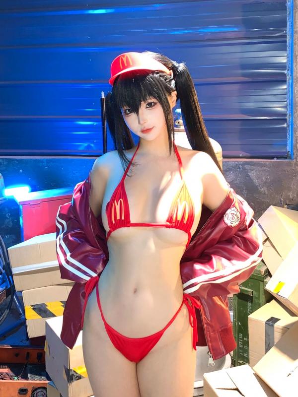 蠢沫沫   蠢沫沫-麦门视觉盛宴：仓库风性感比基尼写真，湿身美肤极致诱惑，上演火辣撩人时刻第113张图片