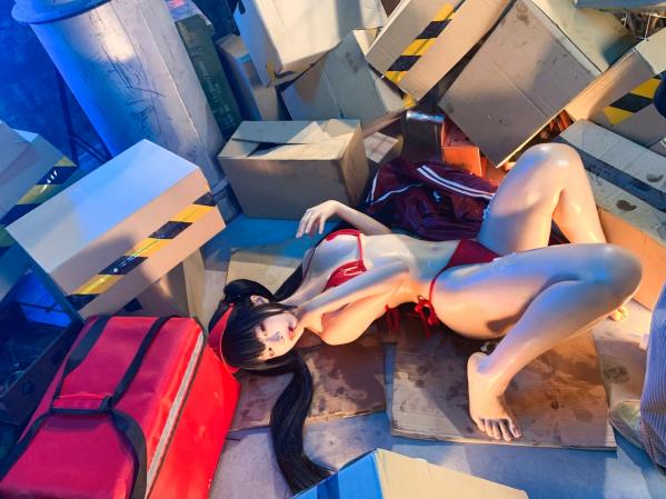 蠢沫沫   蠢沫沫-麦门视觉盛宴：仓库风性感比基尼写真，湿身美肤极致诱惑，上演火辣撩人时刻第134张图片