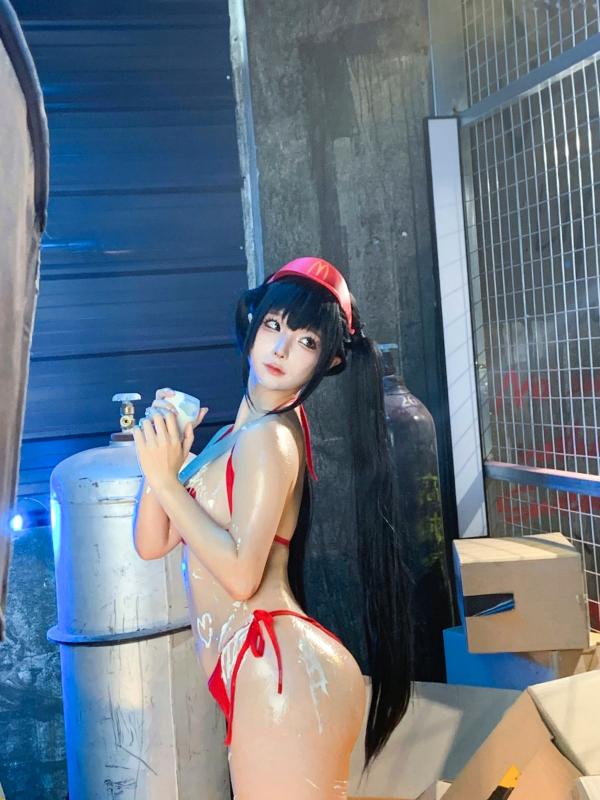 蠢沫沫   蠢沫沫-麦门视觉盛宴：仓库风性感比基尼写真，湿身美肤极致诱惑，上演火辣撩人时刻第145张图片