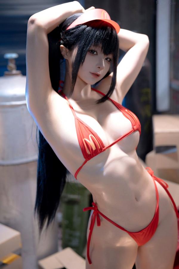 蠢沫沫   蠢沫沫-麦门视觉盛宴：仓库风性感比基尼写真，湿身美肤极致诱惑，上演火辣撩人时刻第153张图片