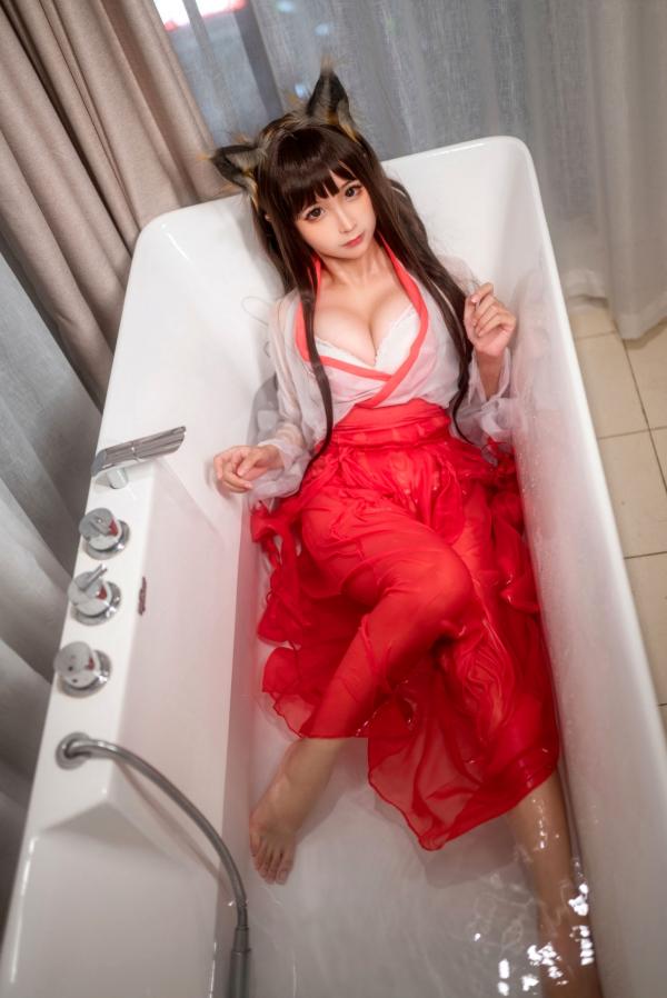 蠢沫沫   蠢沫沫-101-透明巫女，浴缸湿身角色扮演萌系COS，甜美诱惑私房美照第16张图片