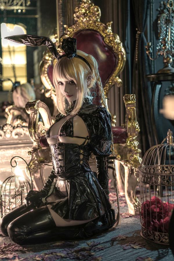 蠢沫沫   蠢沫沫-145-生日福利：暗黑哥特风漆皮兔女郎，冷艳cosplay诱惑写真第19张图片