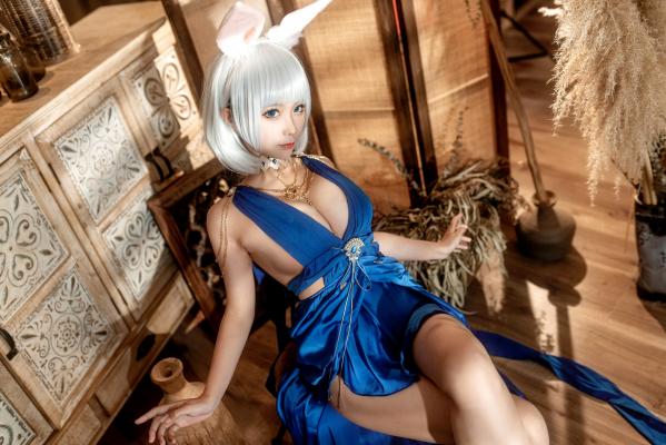 蠢沫沫   蠢沫沫-100-碧蓝航线加贺cos私房写真，深蓝绸缎礼服演绎性感诱惑，极致身材极品享受第25张图片