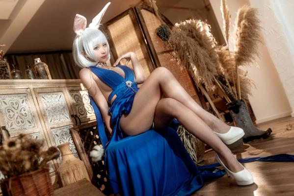 蠢沫沫   蠢沫沫-100-碧蓝航线加贺cos私房写真，深蓝绸缎礼服演绎性感诱惑，极致身材极品享受第29张图片
