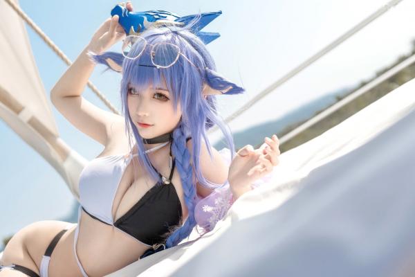 蠢沫沫   蠢沫沫《童の假日》Cosplay：户外纯白比基尼美少女，大尺度性感私房写真第4张图片
