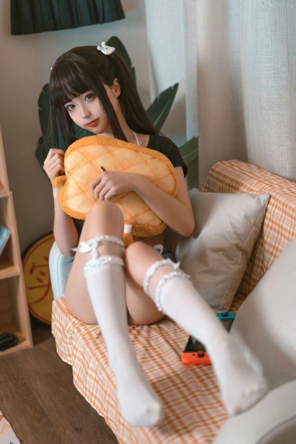 蠢沫沫   蠢沫沫-144-健身环Gamer Girl私房写真，沉浸式游戏少女诱惑装扮，甜美颜值与火辣身材，打造治愈又心动的宅家风摄影大片第22张图片