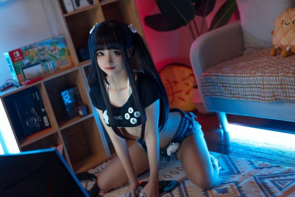 蠢沫沫   蠢沫沫-144-健身环Gamer Girl私房写真，沉浸式游戏少女诱惑装扮，甜美颜值与火辣身材，打造治愈又心动的宅家风摄影大片第27张图片