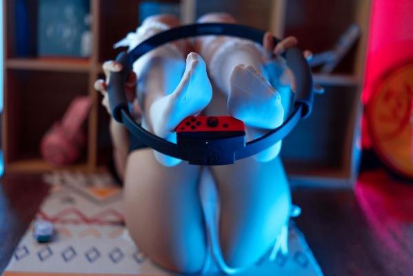 蠢沫沫   蠢沫沫-144-健身环Gamer Girl私房写真，沉浸式游戏少女诱惑装扮，甜美颜值与火辣身材，打造治愈又心动的宅家风摄影大片第112张图片