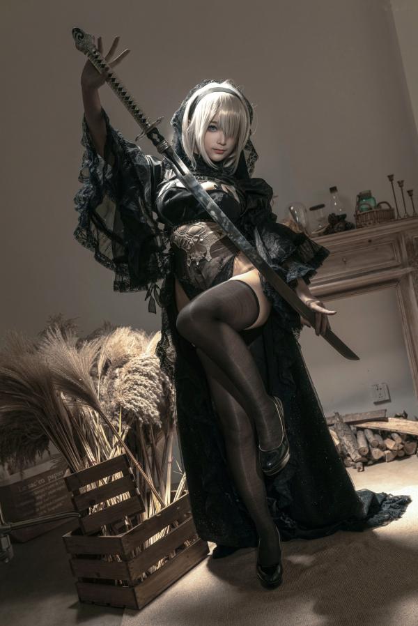 蠢沫沫   《蠢沫沫-099-尼尔纪元-黑花嫁》高颜值网红Cosplay角色扮演，性感暗黑婚纱丝袜诱惑，极致冷艳御姐范第1张图片