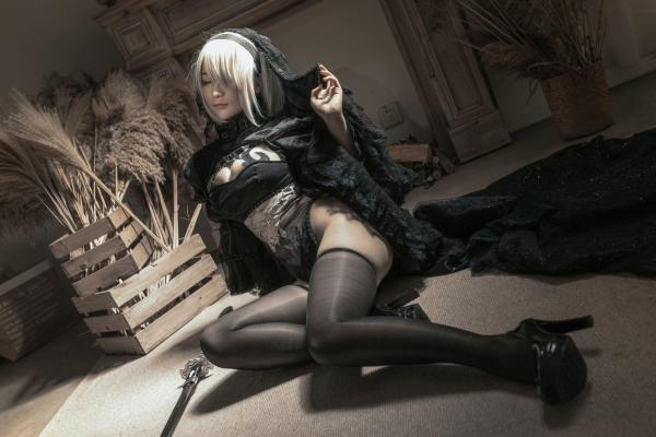 蠢沫沫   《蠢沫沫-099-尼尔纪元-黑花嫁》高颜值网红Cosplay角色扮演，性感暗黑婚纱丝袜诱惑，极致冷艳御姐范第17张图片