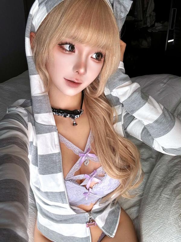 蠢沫沫   蠢沫沫 - 2025.04 角色扮演私房自拍集，化身红发兔女郎与甜美铃铛少女，高清性感内衣视觉盛宴 [99P]第46张图片