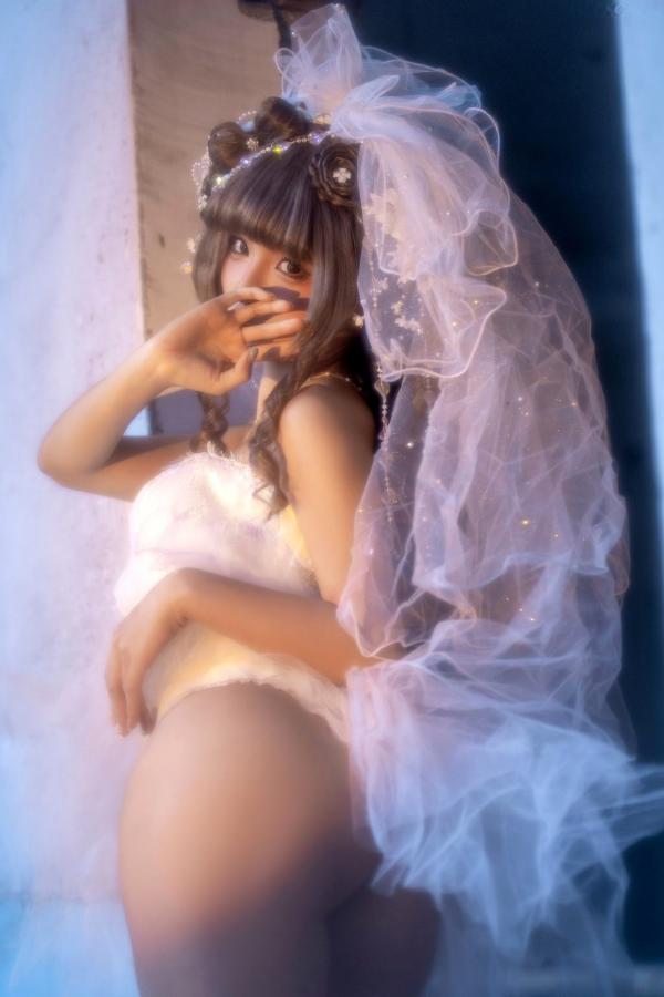 蠢沫沫   蠢沫沫-婚纱-废墟遗迹唯美写真，清纯新娘与破败场景的极致诱惑，梦幻光影下的人偶风私房大尺度系列第23张图片