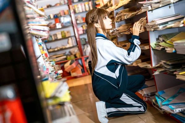 蠢沫沫   蠢沫沫-蠢沫沫奇遇记③：校服书店私房、二次元角色扮演、大胆身体彩绘、日系萝莉诱惑写真第1张图片