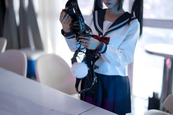 蠢沫沫   蠢沫沫 - 学妹的兼职，兔女郎cosplay酒吧诱惑，黑色紧身连体网袜写真第2张图片