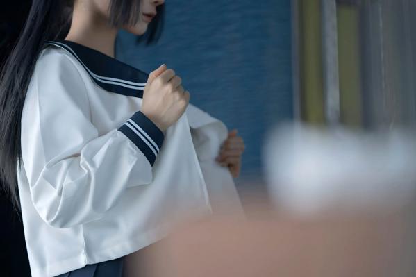 蠢沫沫   蠢沫沫 - 学妹的兼职，兔女郎cosplay酒吧诱惑，黑色紧身连体网袜写真第5张图片
