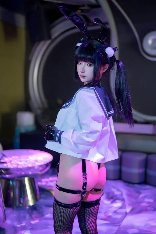 蠢沫沫   蠢沫沫 - 学妹的兼职，兔女郎cosplay酒吧诱惑，黑色紧身连体网袜写真第105张图片