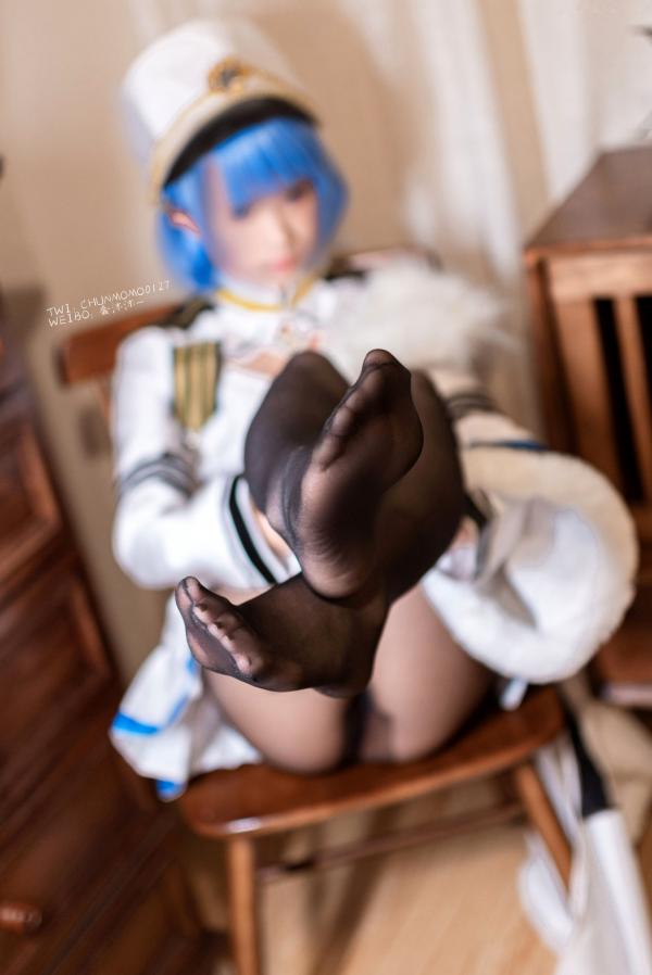 蠢沫沫   蠢沫沫-086-恰巴耶夫原皮：绝美高颜值Coser，完美驾驭海军制服，展示极致诱惑黑丝美腿，画面养眼！第1张图片