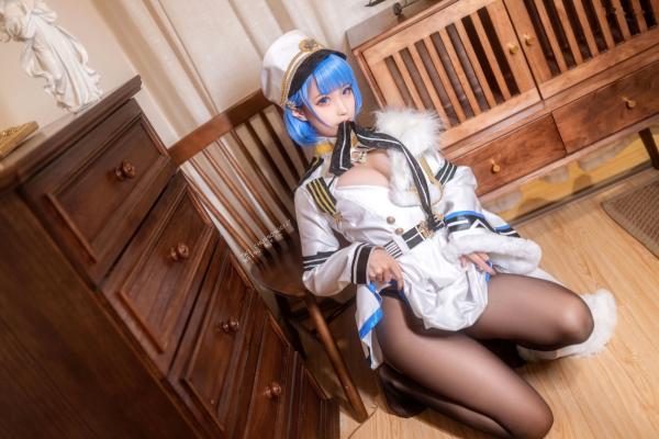 蠢沫沫   蠢沫沫-086-恰巴耶夫原皮：绝美高颜值Coser，完美驾驭海军制服，展示极致诱惑黑丝美腿，画面养眼！第14张图片
