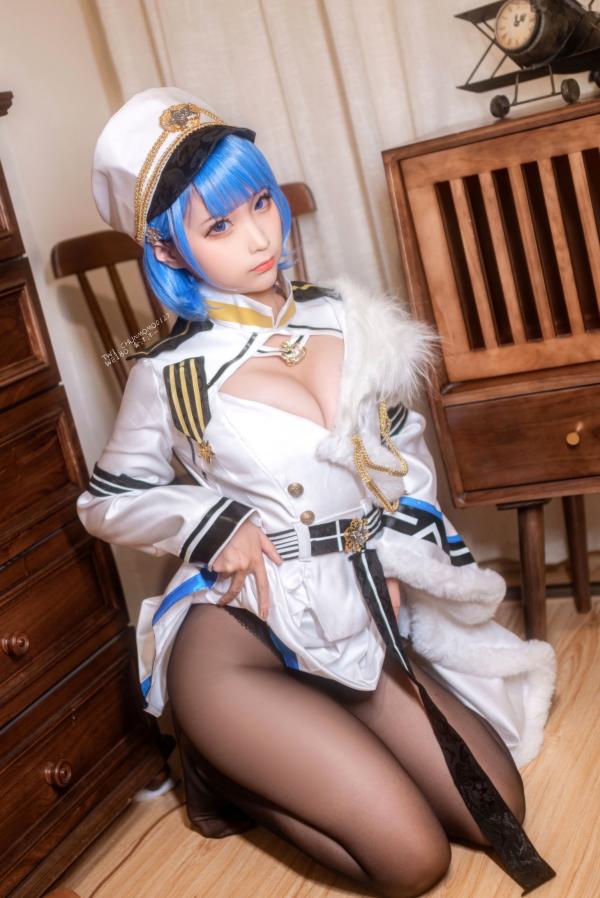 蠢沫沫   蠢沫沫-086-恰巴耶夫原皮：绝美高颜值Coser，完美驾驭海军制服，展示极致诱惑黑丝美腿，画面养眼！第16张图片