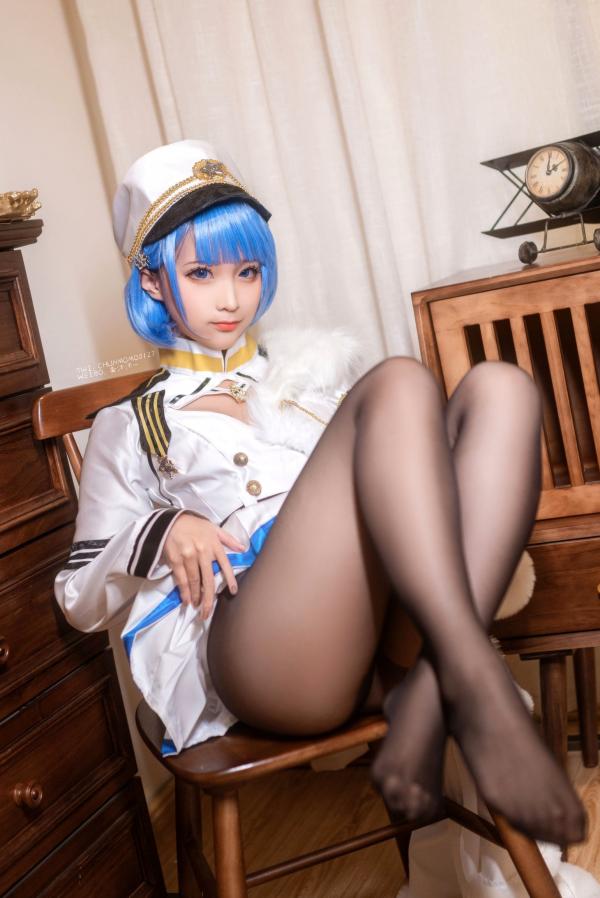 蠢沫沫   蠢沫沫-086-恰巴耶夫原皮：绝美高颜值Coser，完美驾驭海军制服，展示极致诱惑黑丝美腿，画面养眼！第31张图片