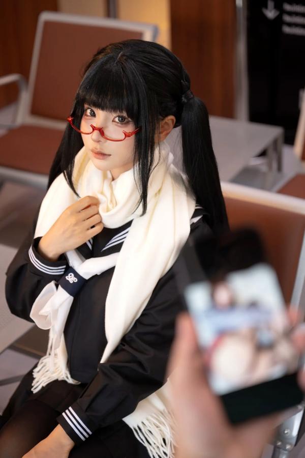 蠢沫沫   蠢沫沫私房大尺度写真：甜欲制服诱惑，极致身材展现 [150P]第1张图片