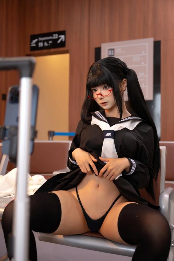蠢沫沫   蠢沫沫私房大尺度写真：甜欲制服诱惑，极致身材展现 [150P]第16张图片