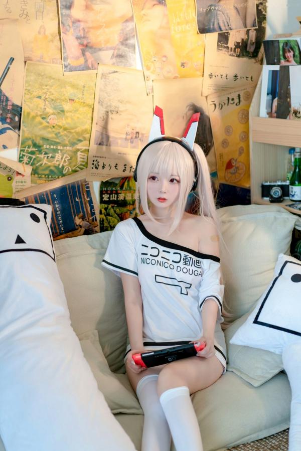 蠢沫沫   蠢沫沫-062-碧蓝航线绫波居家Cosplay纯白制服治愈萝莉写真第7张图片