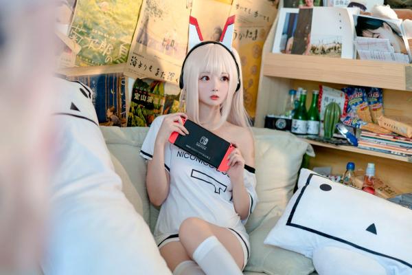 蠢沫沫   蠢沫沫-062-碧蓝航线绫波居家Cosplay纯白制服治愈萝莉写真第8张图片