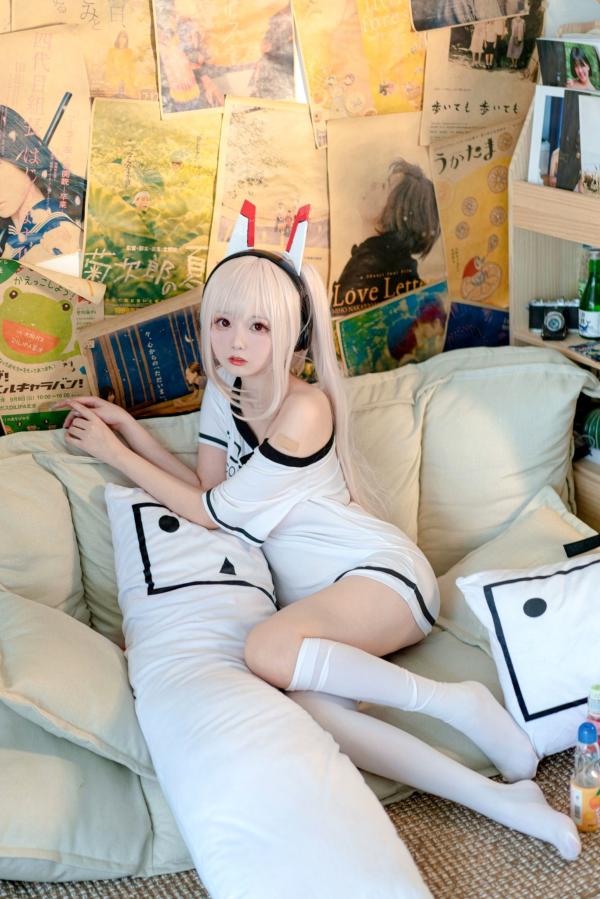 蠢沫沫   蠢沫沫-062-碧蓝航线绫波居家Cosplay纯白制服治愈萝莉写真第24张图片