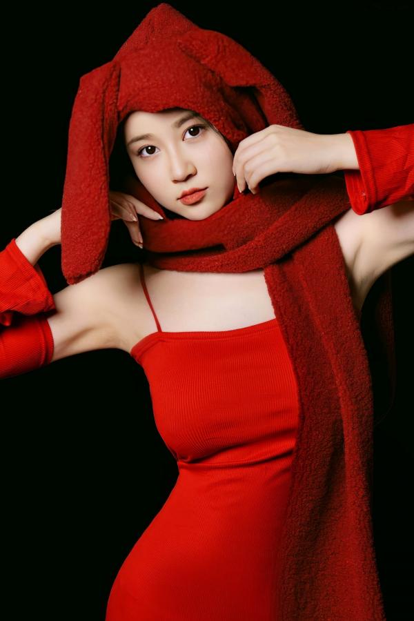 年年Nnian 年年  年年Nnian-拜年兔，红色兔女郎主题私房，春节喜庆性感诱惑女神写真第24张图片