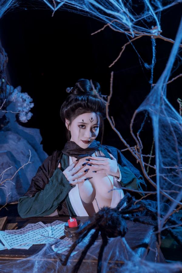 年年Nnian 年年  年年Nnian-四妹古风侠女剑客角色扮演，暗黑冷艳风格，绝美身材大尺度私房诱惑写真第15张图片