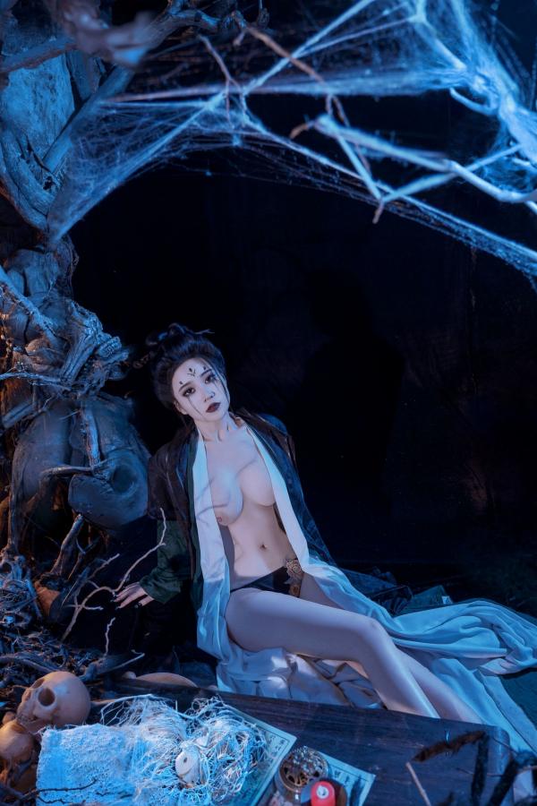 年年Nnian 年年  年年Nnian-四妹古风侠女剑客角色扮演，暗黑冷艳风格，绝美身材大尺度私房诱惑写真第23张图片