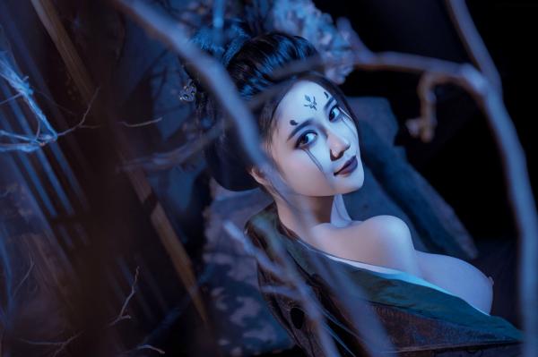 年年Nnian 年年  年年Nnian-四妹古风侠女剑客角色扮演，暗黑冷艳风格，绝美身材大尺度私房诱惑写真第48张图片