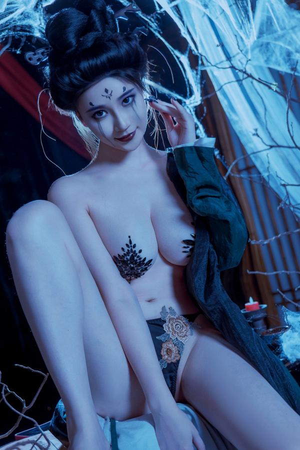 年年Nnian 年年  年年Nnian-四妹古风侠女剑客角色扮演，暗黑冷艳风格，绝美身材大尺度私房诱惑写真第80张图片